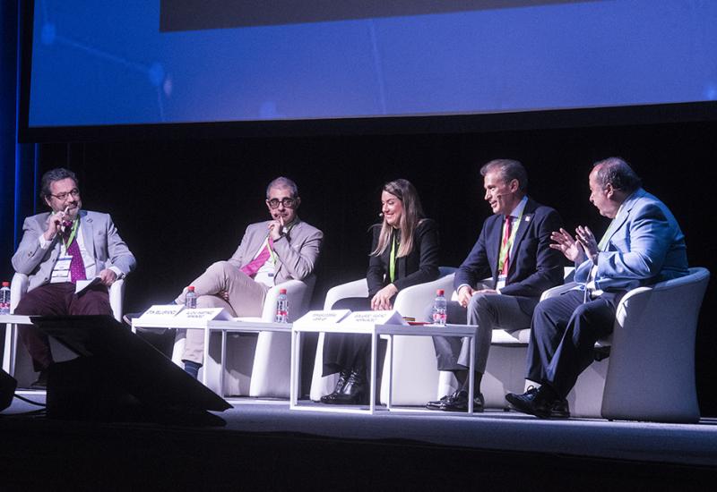 X Congreso SEFAC. Mesa redonda. Atando cabos: dispensación excepcional, historia farmacéutica y especialidad en farmacia comunitaria