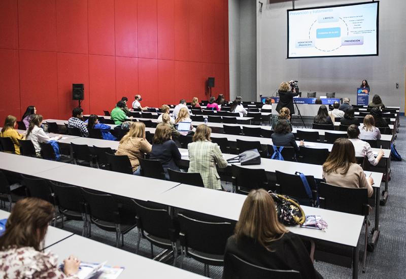 X Congreso SEFAC. Sesión práctica: Cómo evitar las lesiones por humedad en pacientes con incontinencia urinaria y sus complicaciones con las úlceras por presión