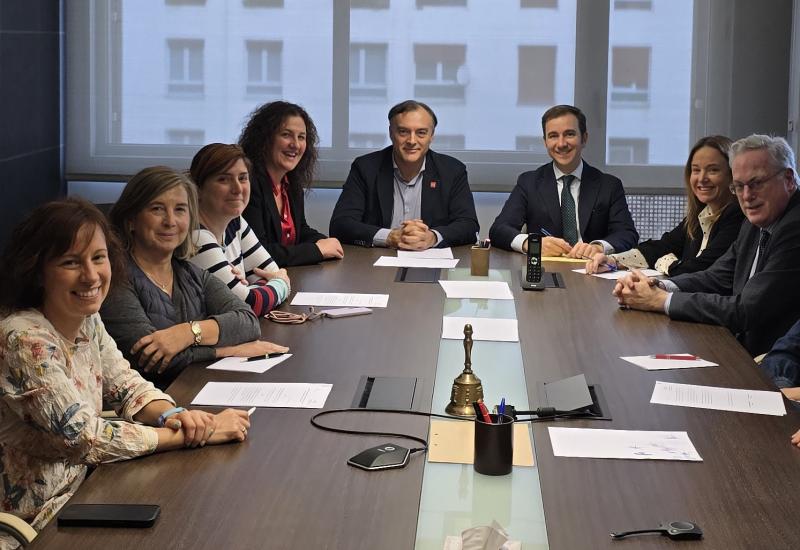 SEFAC y el COF de Bizkaia firman un convenio de colaboración en materia de asesoramiento, formación e investigación